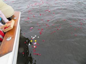 東京湾チャーター散骨