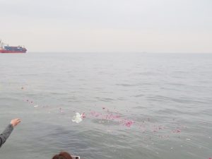 故人様の好きなお花で送る海洋散骨