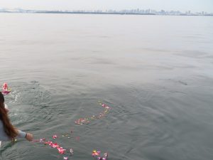 東京ゲートブリッジ沖合同散骨