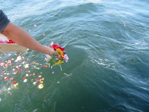 横浜の海での散骨