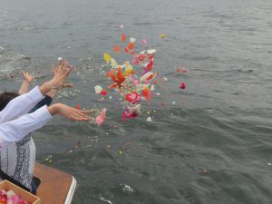 東京湾羽田空港沖チャーター散骨