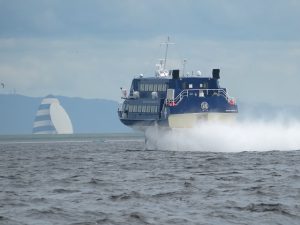 風の塔と海洋散骨