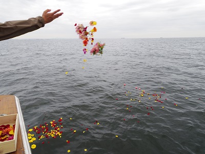 東京湾代行散骨お花